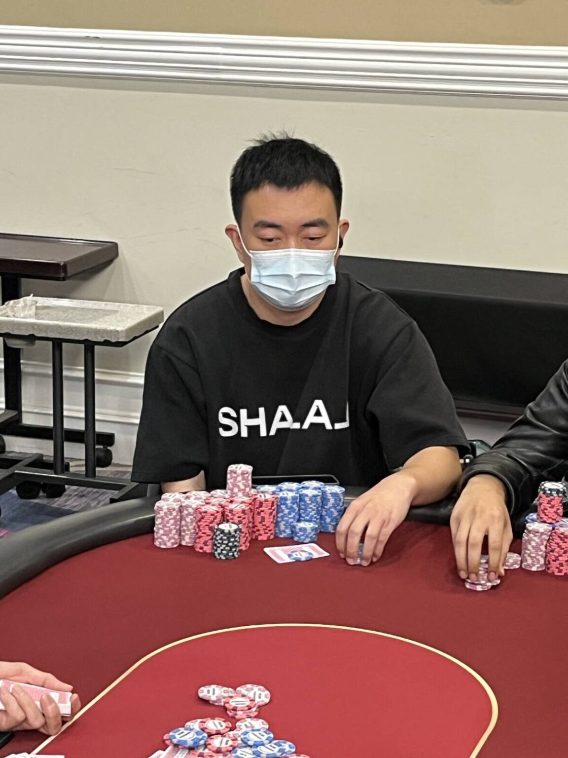 Bo Chen Leading Big With 36 Left – The Bike Poker Feed